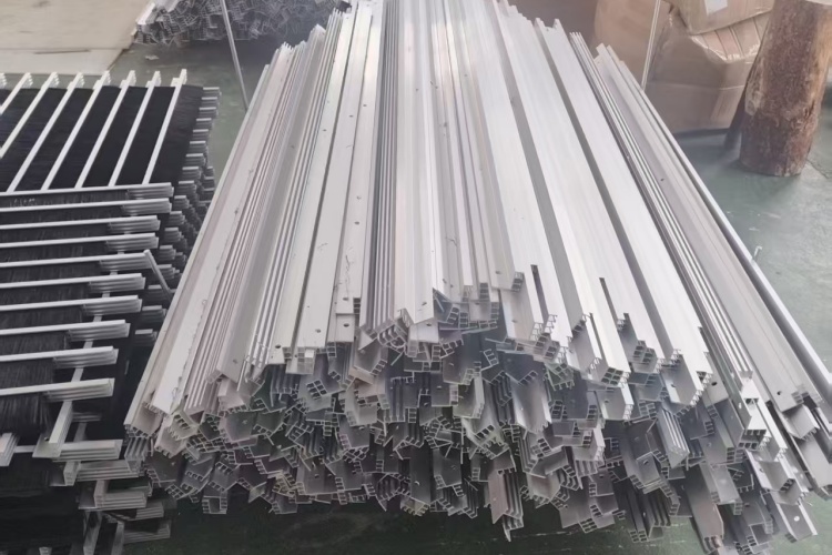 太阳能光伏清扫器毛刷辊